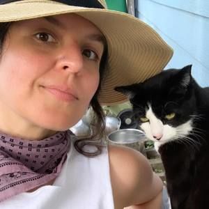 Meet your Posher, Aisha